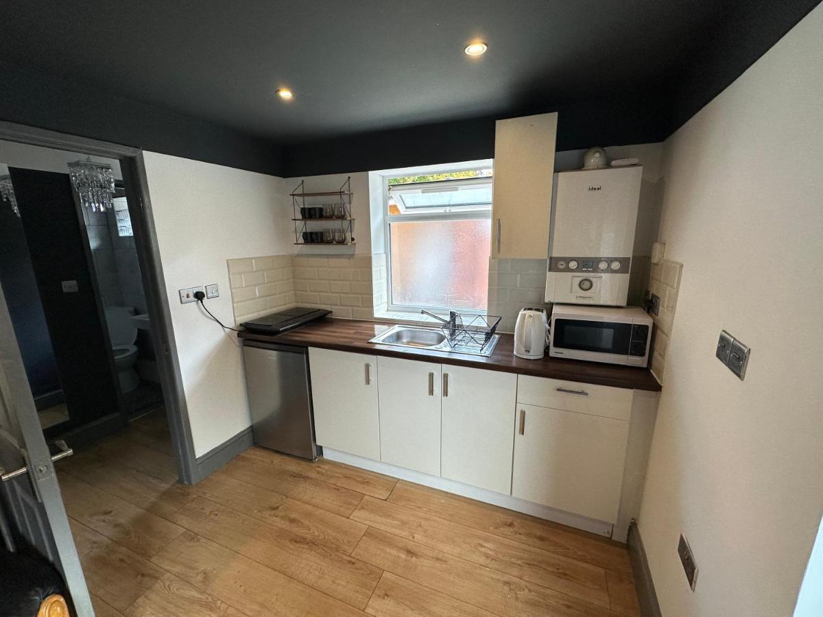 Brand New Large Studio Flat! Sutton  Zewnętrze zdjęcie